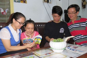 阮孟強一家和樂融融。