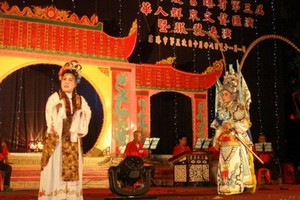 圖為此前滀臻省華人群眾文藝匯演中的一個節目。（示意圖源：滀臻省文體旅遊廳）