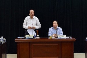 政府辦公廳主任梅進勇(左)部長在會上發表講話。（資料圖源：VGP）