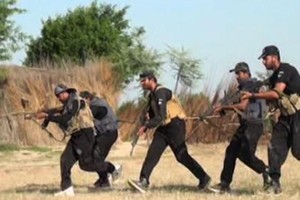 巴基斯坦警方21日在旁遮普省拉金布爾地區成功解救前一天被綁架的7名警察，獲救警察均沒有受傷。（圖源：互聯網）