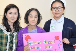 李桂英母女和護士。