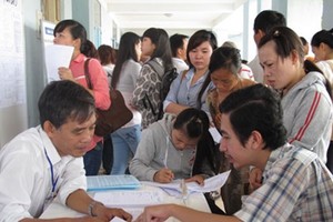 圖為就業者應徵。本市缺乏 2.8 萬就業崗位。（示意圖源：互聯網）