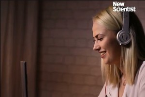 歡快音樂有助提升創造力。（圖源：New Scientist視頻截圖）