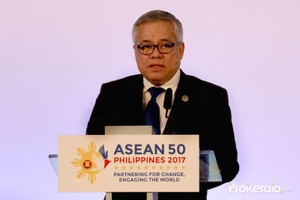 菲律賓貿工部部長拉蒙‧洛佩茲（Ramon Lopez）在會議上發表意見。（圖源：Prokerala）