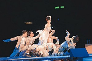 將再踏紅館的周慧敏心態有別以往，只求Enjoy過程。（圖源：互聯網）