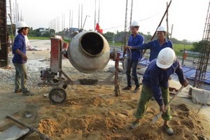 某住房工程正在施工。