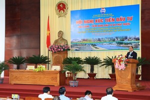 政府總理阮春福出席後江省2017年投資促進會議並致詞。（圖源：越通社）