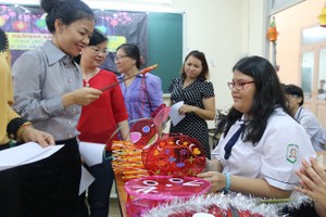 老師給學生的作品點評。