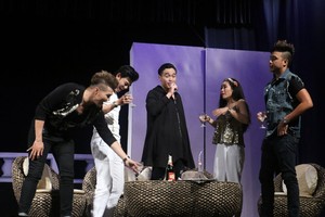 紅雲話劇舞台的恐怖話劇《奪魂之石》。恐怖話劇吸引觀眾令人憂心。