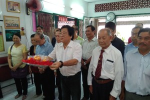 何氏宗祠秋季祭祖一瞥。