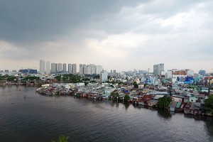 第四郡濱藝涌沿岸的住房一瞥。