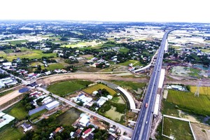 圖為濱瀝-隆城高速路一瞥。（圖源：光定）