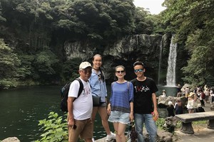 女演員雪秋的小家庭。