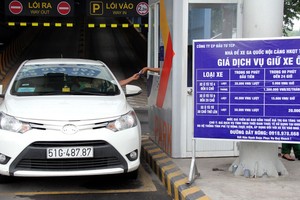 市民在機場存車。（圖源：光凱）