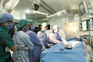 在嘉定人民醫院進行的肝癌治療新技術轉移。