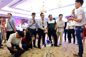 市國立大學學生推出新機械人。