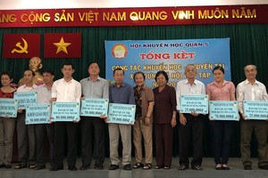 23個集體單位獲郡人委會表彰，其中有多個華人會館。