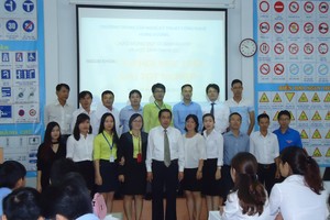 圖為本市某一職技培訓學校師生合照。（示意圖源：互聯網）