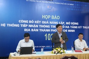 市新聞與傳播廳副廳長黎國強主持新聞發佈會並回答記者問詢。