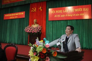 河內市黨委檢查委員會主任陳光景在會議上發言。（圖源：全阮）