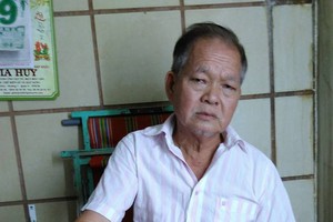 文錦玲中風之後行動困難。