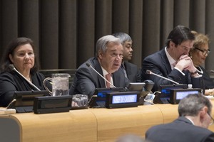 聯合國秘書長古特雷斯(左二)當地時間16日向聯大闡述了他所認為的2018年應該給予關注的12大問題。（圖源：聯合國）