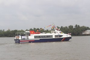 Greenlines DP已將往返檳椥-美萩-頭頓市的高速客船航線正式投入營運。