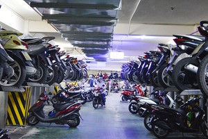 為了增加存車面積，第一郡某停車場已投資升降存車系統。