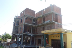 因土地管理鬆懈，令大批僭建物出現，李山縣３領導被紀律處分。（示意圖源：顯渠）