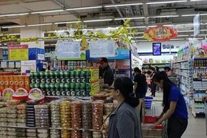 圖為芹苴市某一超市裡的春節平抑物價貨源。（示意圖源：VOV）