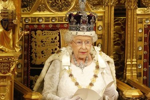 2016年，英國女王出席新一屆議會開幕儀式。（圖源：AP）