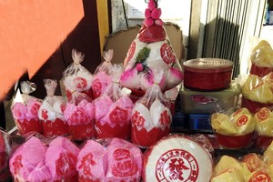 年節傳統食品寓意吉祥。