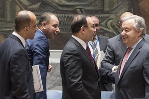 聯合國秘書長古特雷斯(右一)出席就中東局勢問題舉行的安理會會議。（圖源：聯合國）