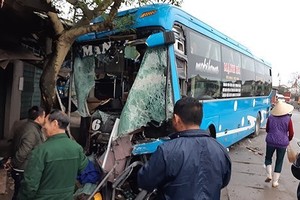 戊戌年春節假期，全國有20個地方的因交通事故死亡人數上升，其中19省增逾兩成。圖為發生在春假期間的一起嚴重交通事故現場。