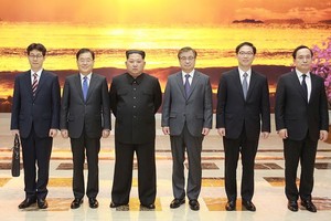 朝鮮領袖金正恩昨(5日)親自接見及設晚宴款待韓國總統文在寅特使團。（圖源：互聯網）
