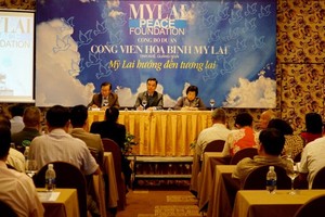 廣義省人委會公佈興建美萊和平公園項目的新聞發佈會一瞥。