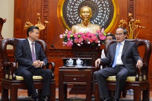 市委書記阮善仁接見國際象棋聯合會主席。（圖源：玉雪）