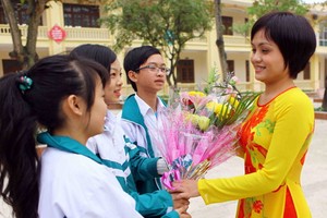 尊師重道是民族的傳統美德。