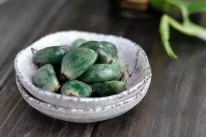 變成綠色的臘八蒜。（示意圖源：互聯網）