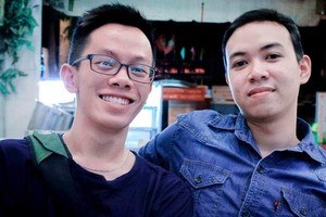 熱心回饋社群的一對好朋友：阮中源（左）及裴明英。