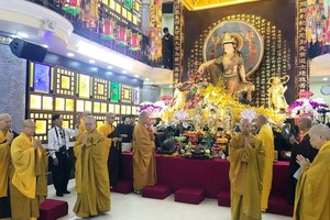 供佛儀式莊嚴。