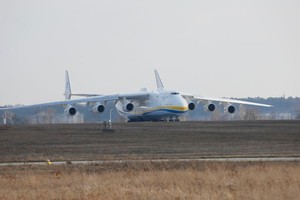 今年3月，烏克蘭安東諾夫設計局宣佈，安-225巨型運輸機已完成修復工作，可恢復飛行。（圖源：互聯網）