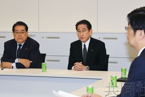 日本自民、公明兩黨3日關於包含賭場在內的綜合型度假設施(IR)實施法案，就日本人賭場入場費設定為6000日元達成協議，執政黨磋商由此談妥。（圖源：共同社）