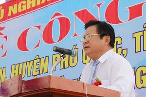 富國縣人委會主席丁科全。