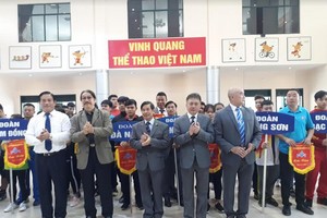 國家青少年舉重錦標賽開幕式一瞥。（圖源：芳梅）