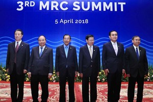 阮春福總理與各國領導合照。（圖源：統一）