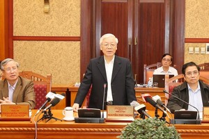 黨中央總書記阮富仲主持會議。（圖源：智勇）