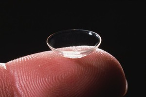 美藥管局批准首款可變色隱形眼鏡。（示意圖源：互聯網）