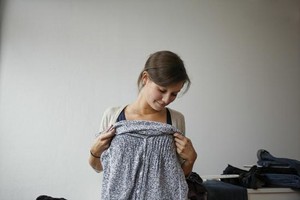 新買衣服不洗就穿當心３大危害。（示意圖源：互聯網）