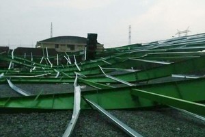 事發現場WAPS公司的廠房框架完全倒塌。（圖源：陳玄）